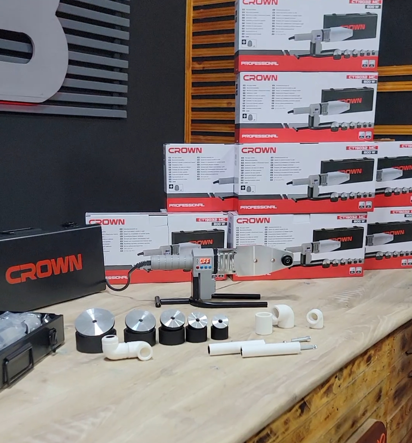 جهاز تلحيم انابيب بلاستيك كراون ct19032mc - الصورة 2