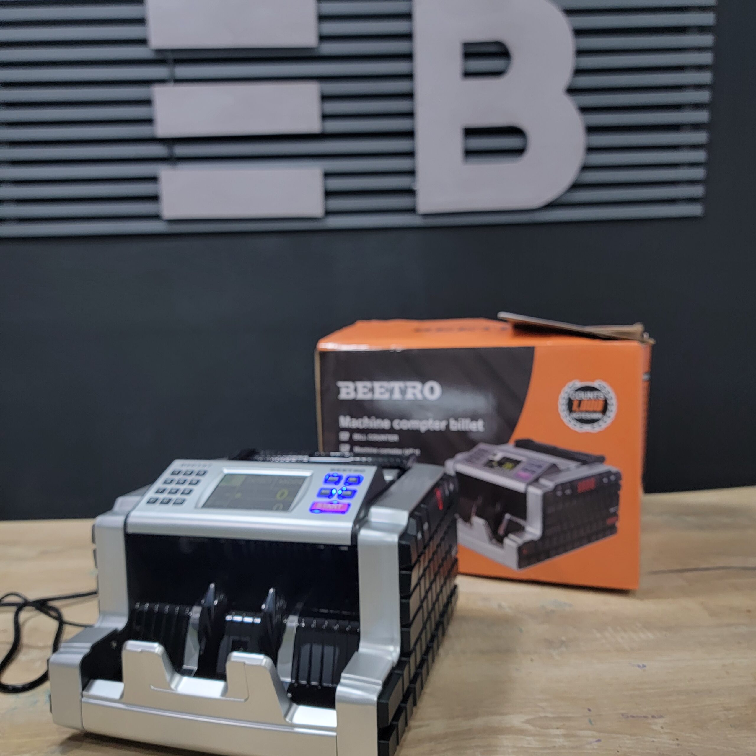 آلة حساب النقود و كشف التزوير متعددة المهام/bill counter be 147 TKT - الصورة 2