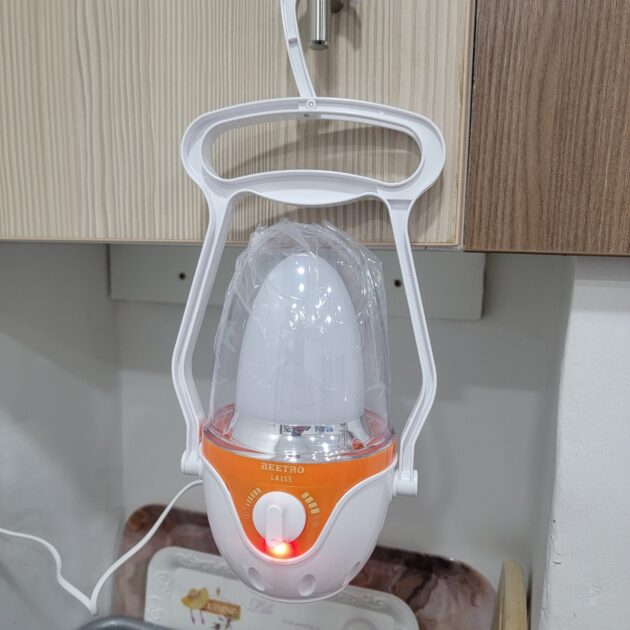 مصباح قابل للشحن من علامة بيترو LA155