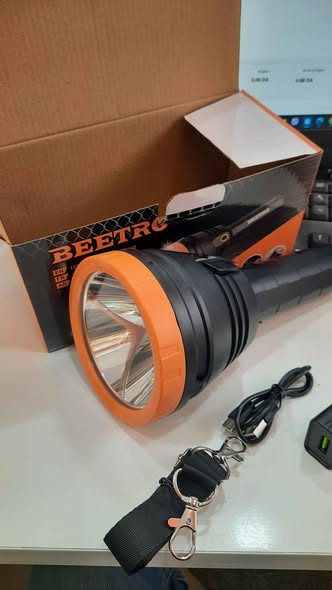 LAMP LED BEETRO LA575