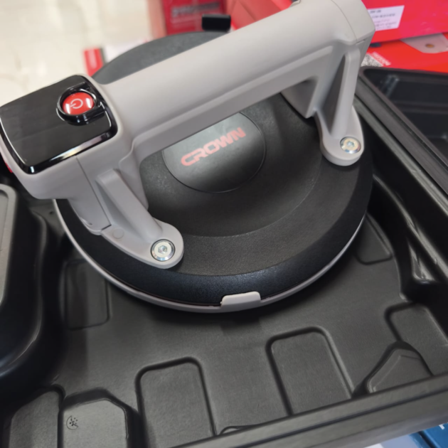 ventouse à batterie CROWN CT26068 BMC.